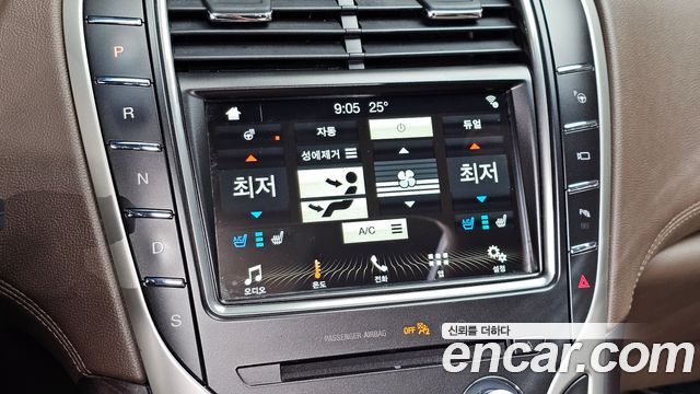Lincoln MKX 2018 — photo 26