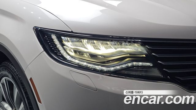 Lincoln MKX 2018 — photo 8
