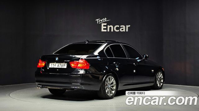 BMW 3-Series 2011 — photo 2