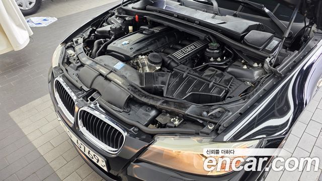 BMW 3-Series 2011 — photo 6
