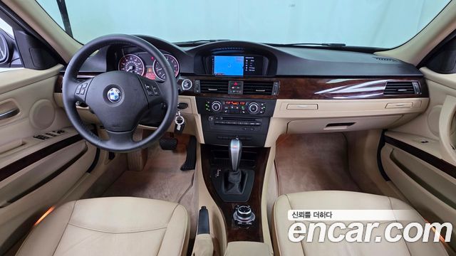 BMW 3-Series 2011 — photo 7