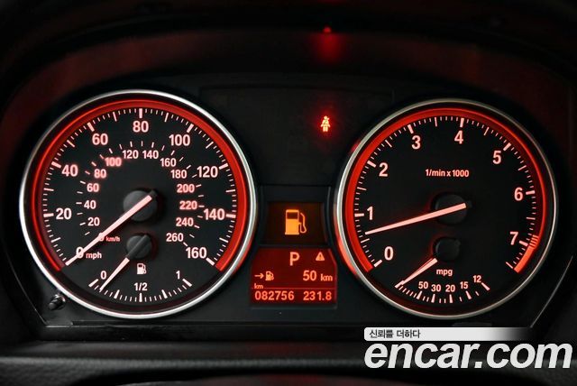 BMW 3-Series 2011 — photo 8