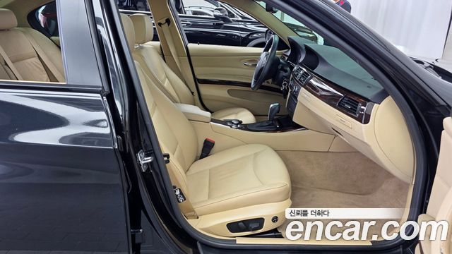 BMW 3-Series 2011 — photo 12