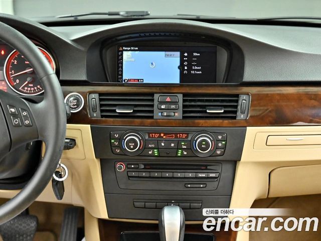 BMW 3-Series 2011 — photo 14