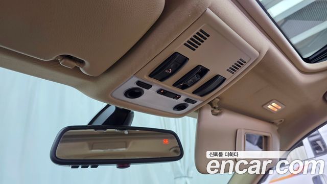BMW 3-Series 2011 — photo 16