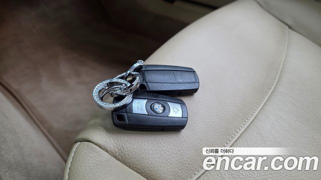 BMW 3-Series 2011 — photo 18