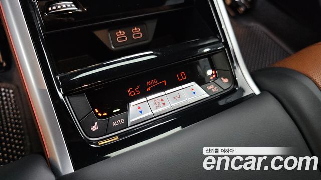 BMW 8-Series 2025 — photo 17