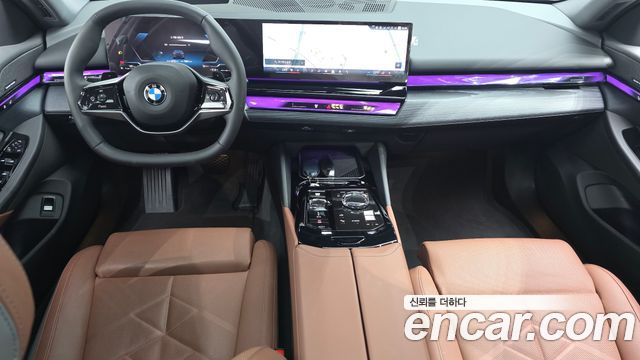BMW 5-Series 2025 — photo 10