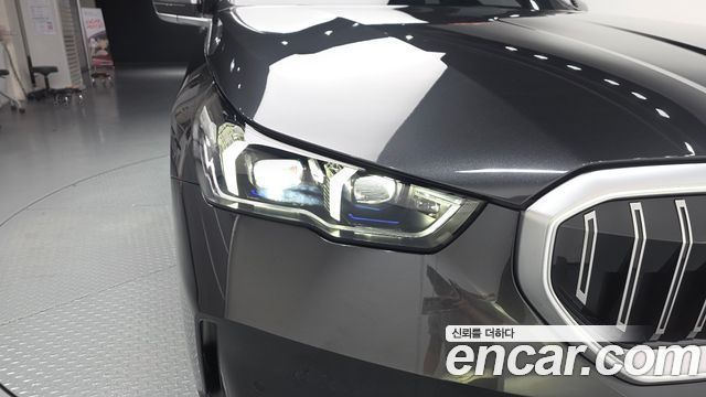 BMW 5-Series 2025 — photo 8