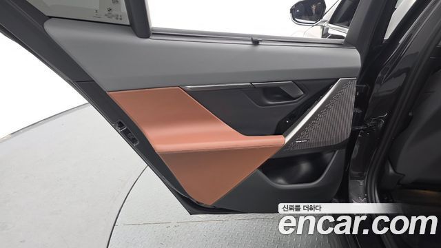 BMW 5-Series 2025 — photo 15