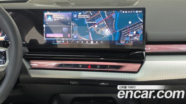 BMW 5-Series 2026 — photo 20