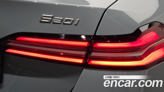 BMW 5-Series 2026 — photo 9