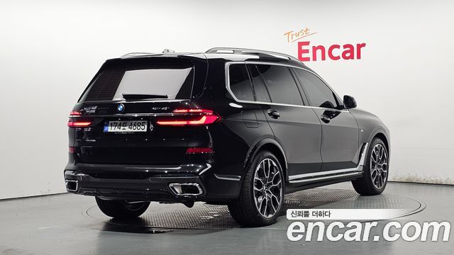 BMW X7 2026 — photo 2