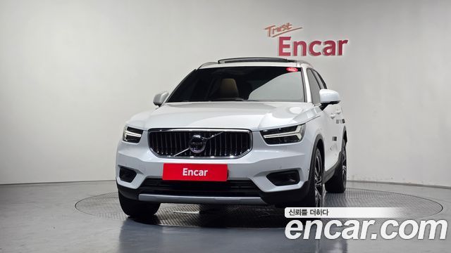 Volvo XC40 2021 — photo 3