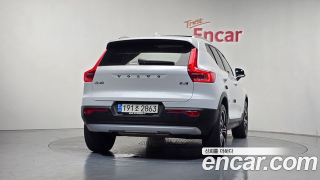 Volvo XC40 2021 — photo 4