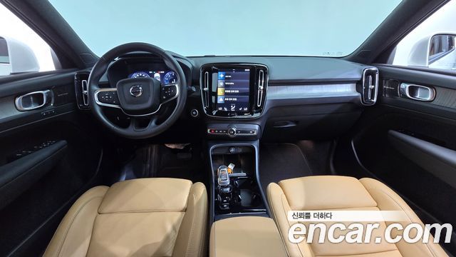 Volvo XC40 2021 — photo 10