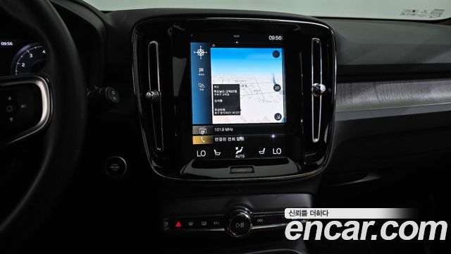 Volvo XC40 2021 — photo 19