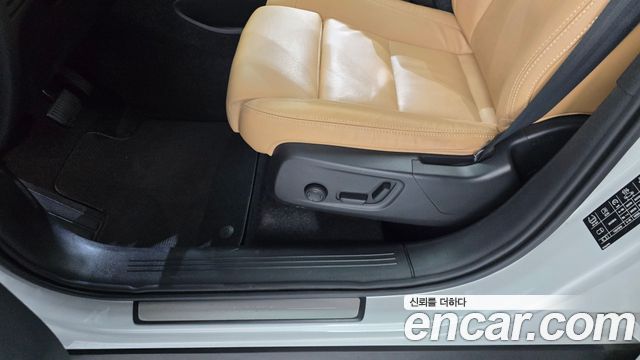Volvo XC40 2021 — photo 25