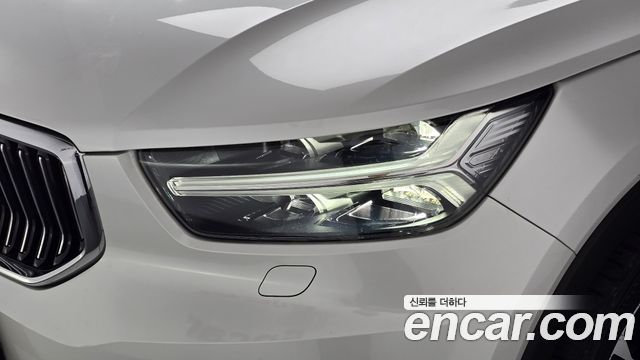 Volvo XC40 2021 — photo 8