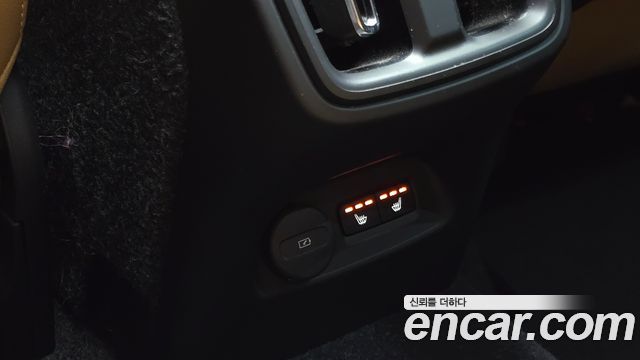 Volvo XC40 2021 — photo 29
