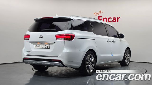 Kia Canival 2018 — photo 2