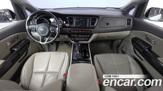 Kia Canival 2018 — photo 10