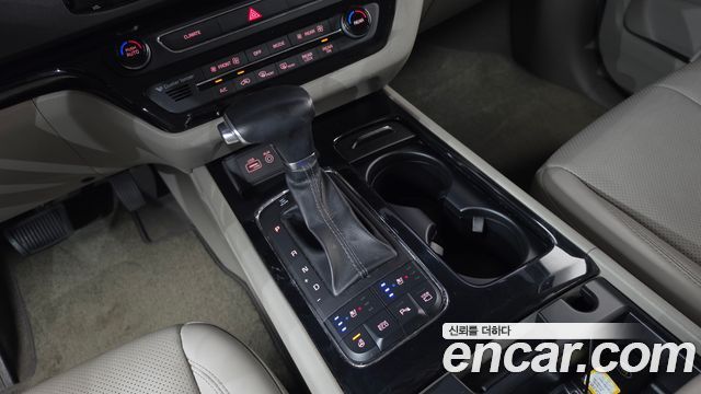 Kia Canival 2018 — photo 12