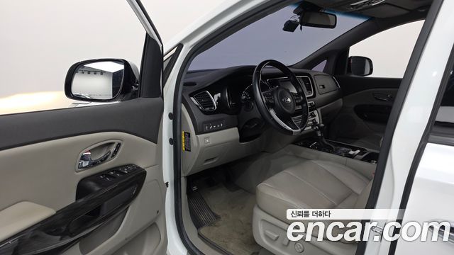 Kia Canival 2018 — photo 13