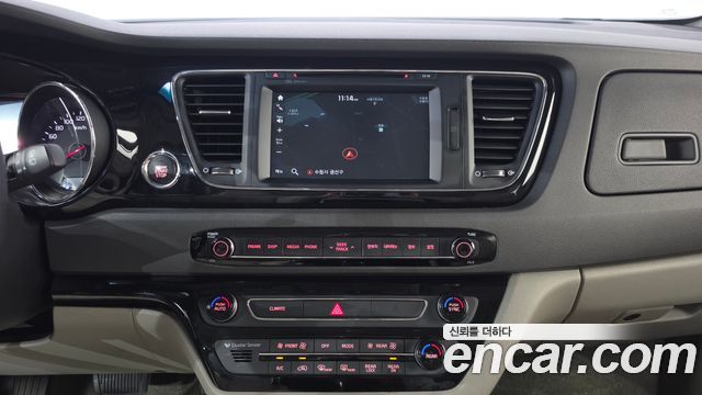 Kia Canival 2018 — photo 19