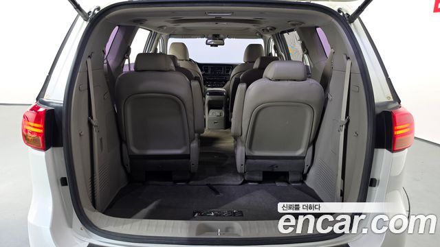 Kia Canival 2018 — photo 24