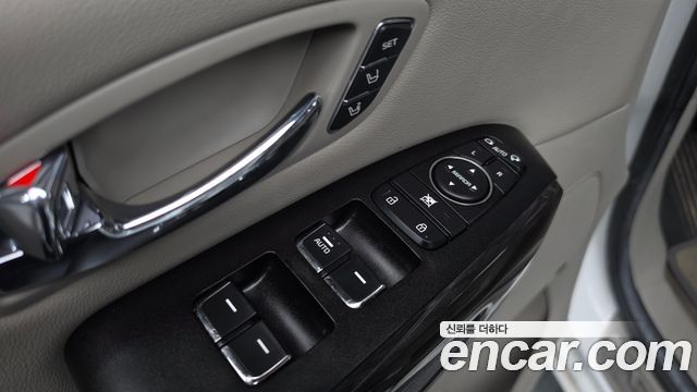 Kia Canival 2018 — photo 29