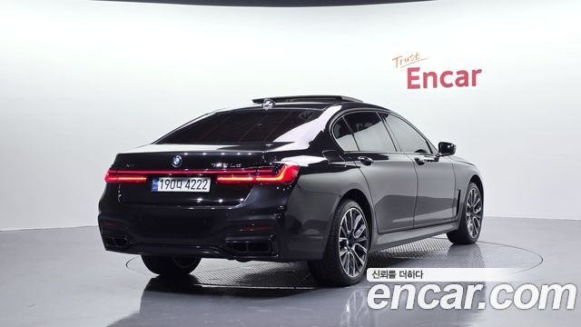 BMW 7-Series 2016 — photo 2