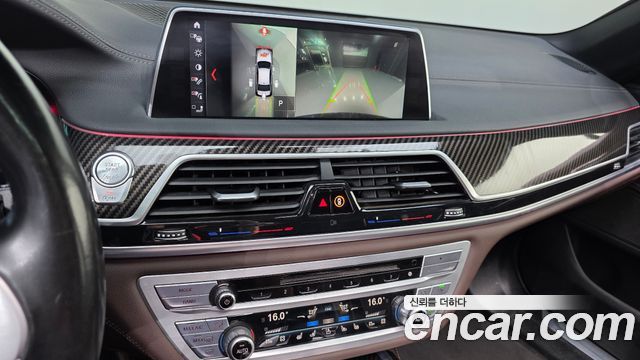 BMW 7-Series 2016 — photo 15