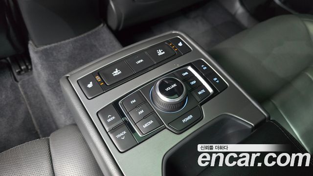 Hyundai Genesis 2015 — photo 18