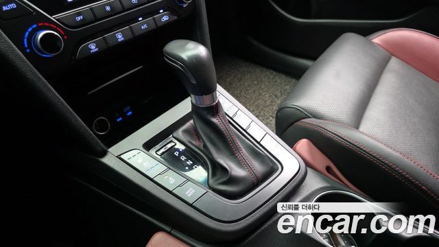 Hyundai AVANTE 2017 — photo 9