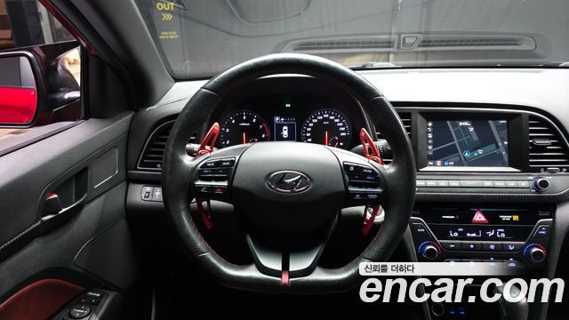 Hyundai AVANTE 2017 — photo 13
