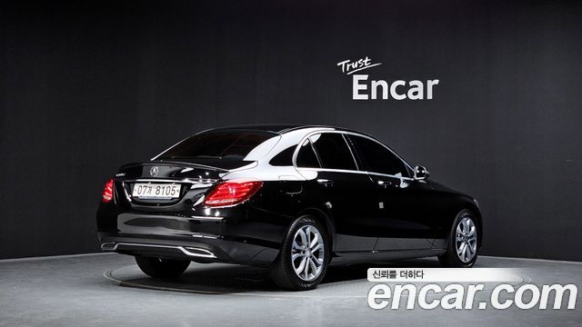 Mercedes-Benz C-Class 2017 — photo 2