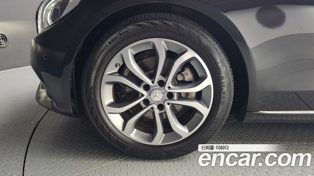 Mercedes-Benz C-Class 2017 — photo 5