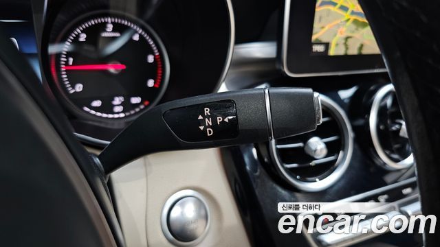 Mercedes-Benz C-Class 2017 — photo 12