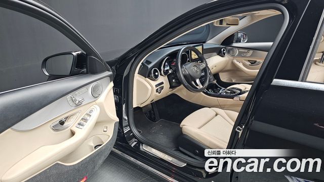 Mercedes-Benz C-Class 2017 — photo 13