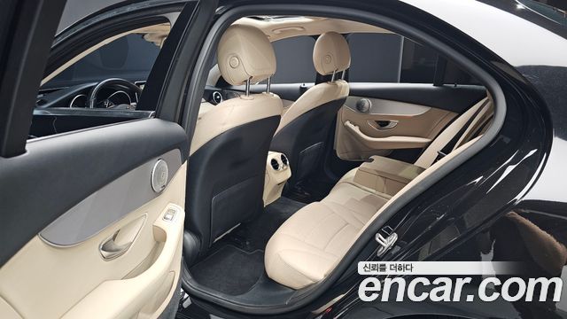 Mercedes-Benz C-Class 2017 — photo 18