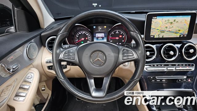 Mercedes-Benz C-Class 2017 — photo 19