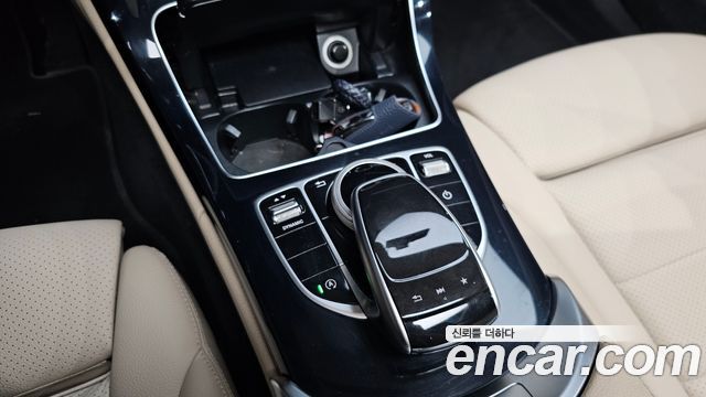 Mercedes-Benz C-Class 2017 — photo 25