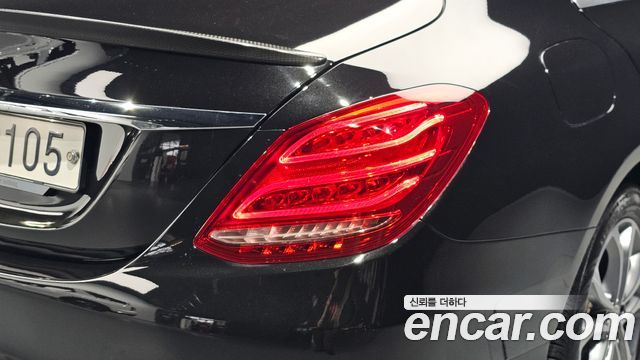 Mercedes-Benz C-Class 2017 — photo 9