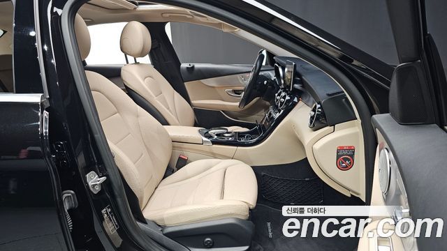 Mercedes-Benz C-Class 2017 — photo 16