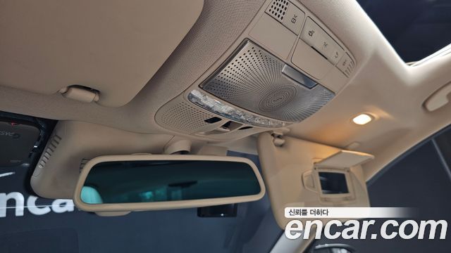 Mercedes-Benz C-Class 2017 — photo 32
