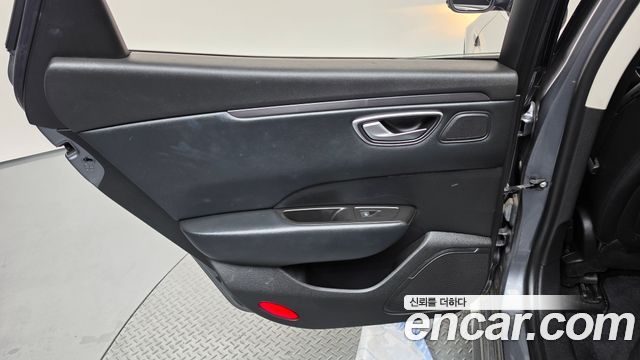Renault Korea SM6 2019 — photo 15