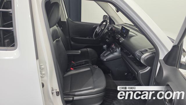 Hyundai Casper 2023 — photo 16