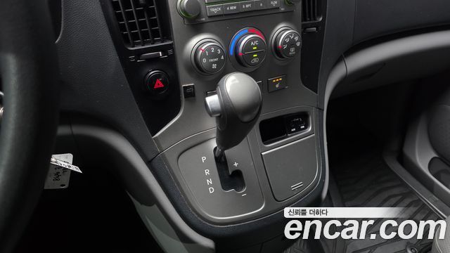 Hyundai Starex 2016 — photo 12