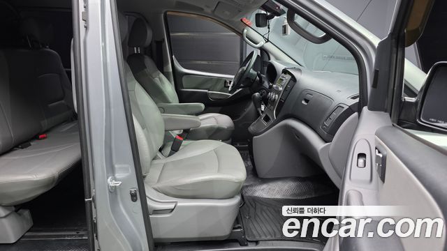Hyundai Starex 2016 — photo 17